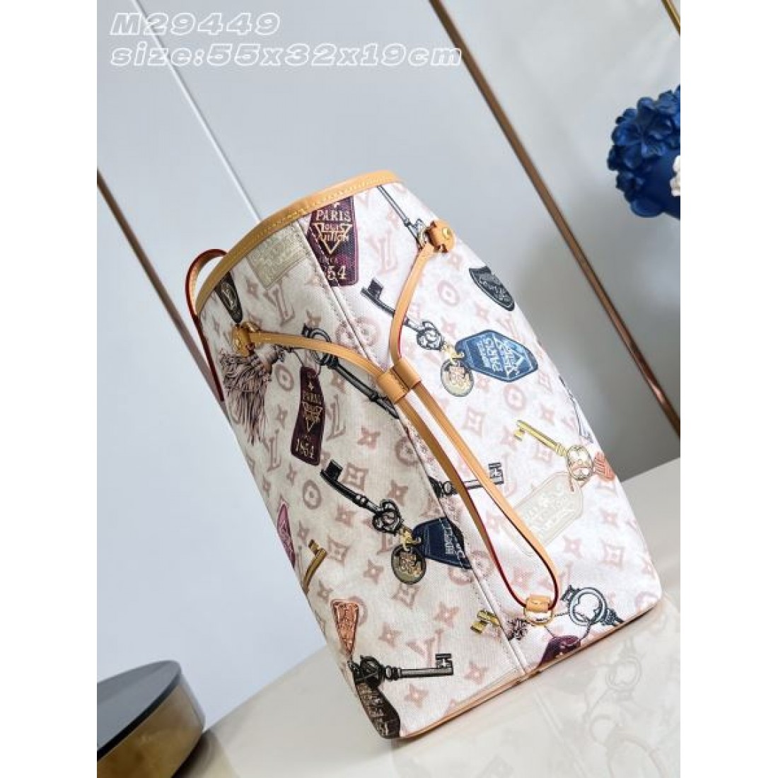 ショルダートート チャーム柄デザイン A4収納対応 LOUIS VUITTON ルイヴィトン コピー トートバッグ デイリー使い 注目アイテム