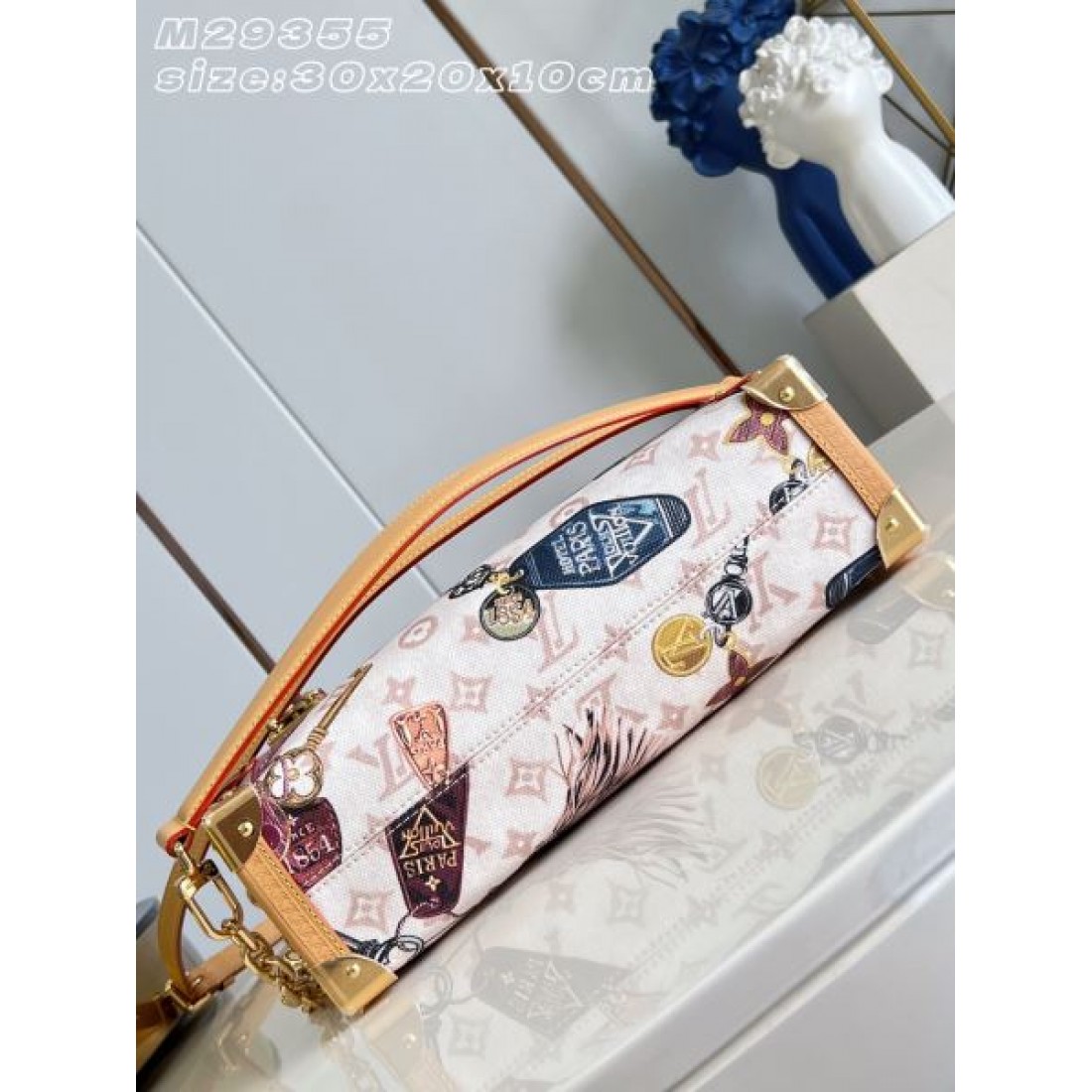 ショルダーバッグ モノグラム柄 チャームデザイン LOUIS VUITTON ルイヴィトン コピー バッグ 2WAY仕様 お出かけ対応 注目モデル