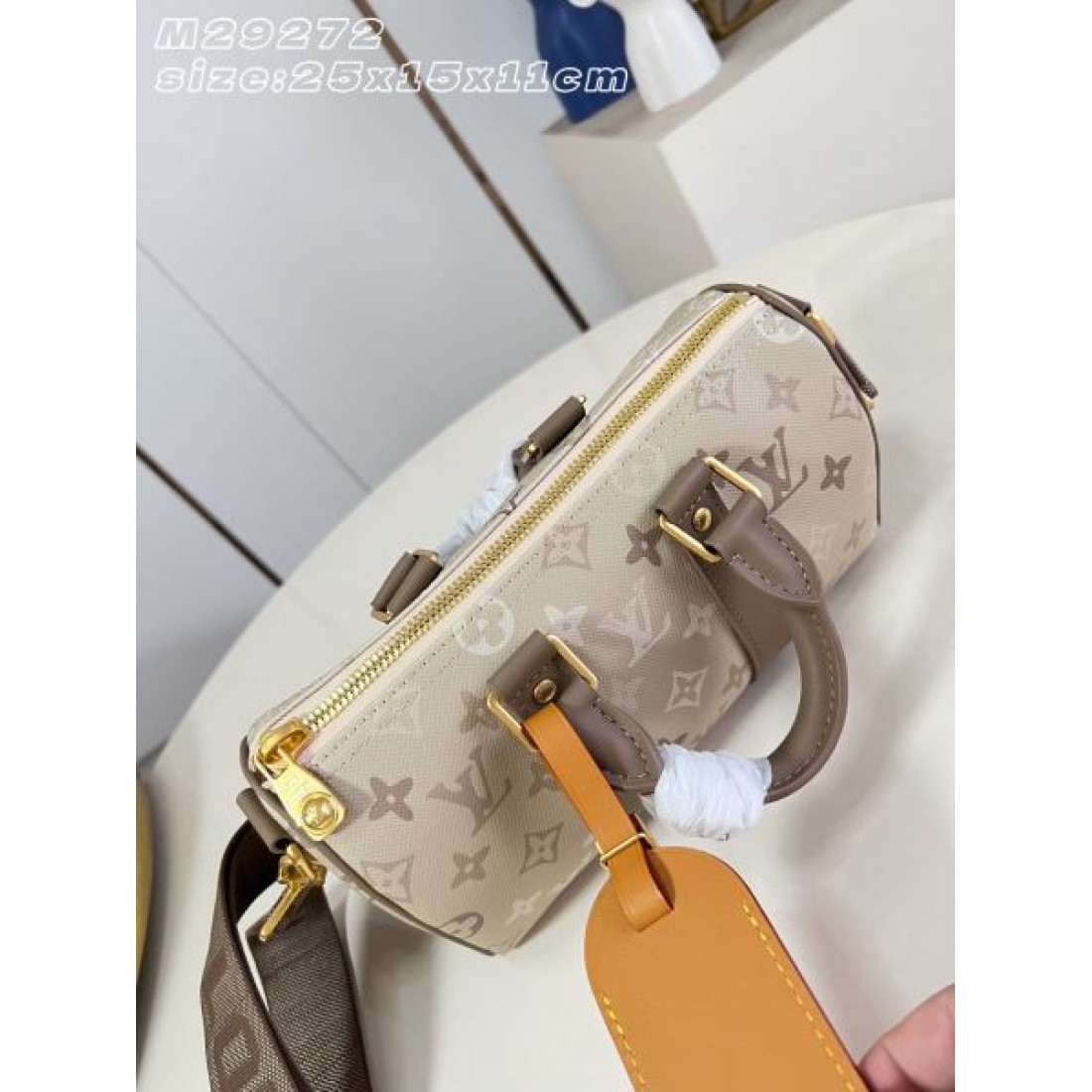 ショルダー付き コンパクト設計 ワイドストラップ LOUIS VUITTON ルイヴィトン コピー バッグ お出かけ対応 注目モデル