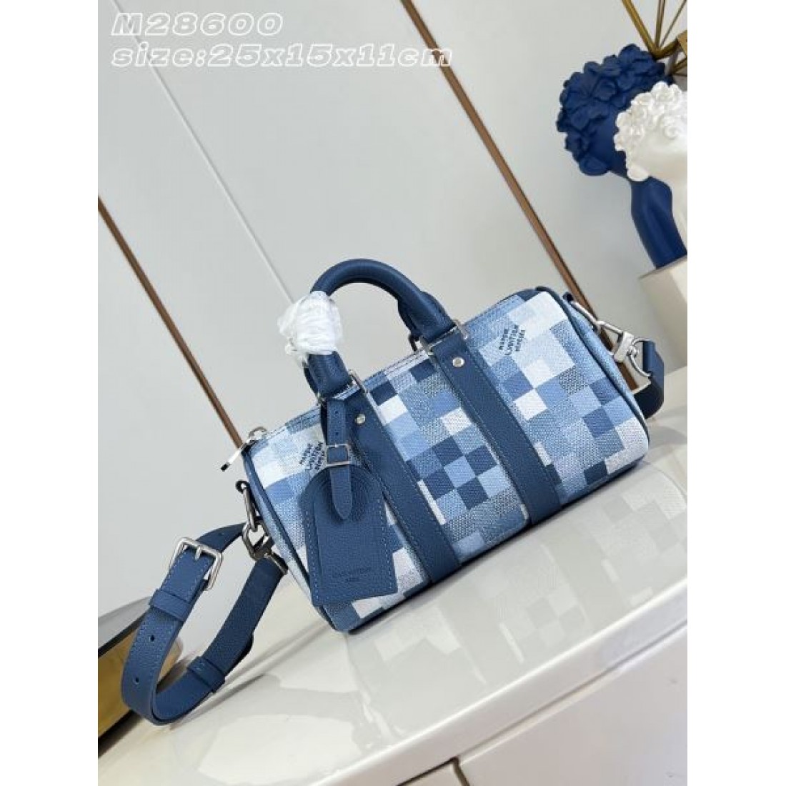 チェック柄ハンドバッグ コンパクト設計 ショルダー付き LOUIS VUITTON ルイヴィトン コピー バッグ お出かけ対応 旬カラー 注目アイテム