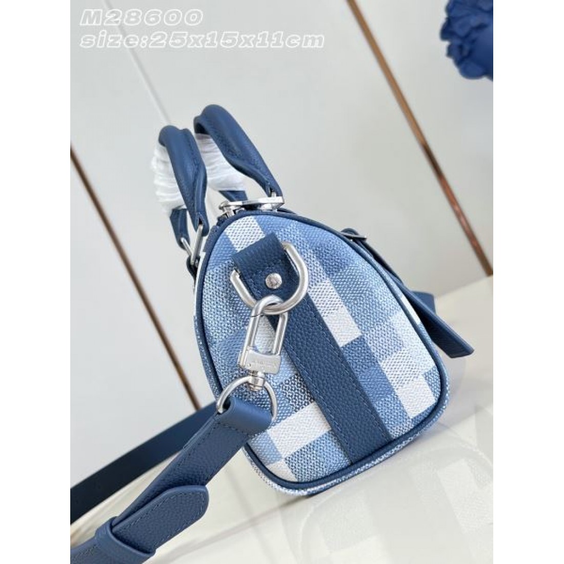 チェック柄ハンドバッグ コンパクト設計 ショルダー付き LOUIS VUITTON ルイヴィトン コピー バッグ お出かけ対応 旬カラー 注目アイテム