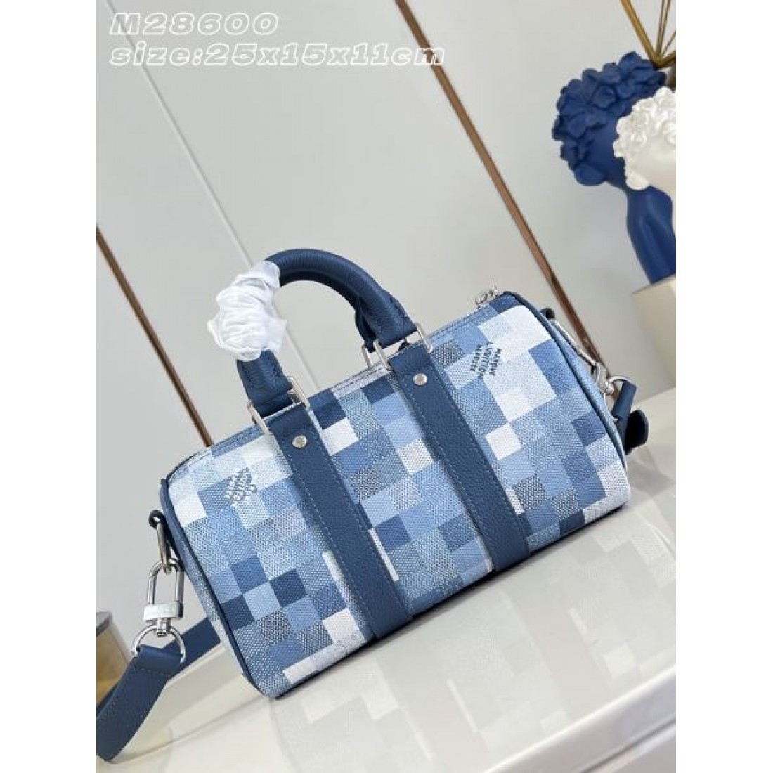 チェック柄ハンドバッグ コンパクト設計 ショルダー付き LOUIS VUITTON ルイヴィトン コピー バッグ お出かけ対応 旬カラー 注目アイテム