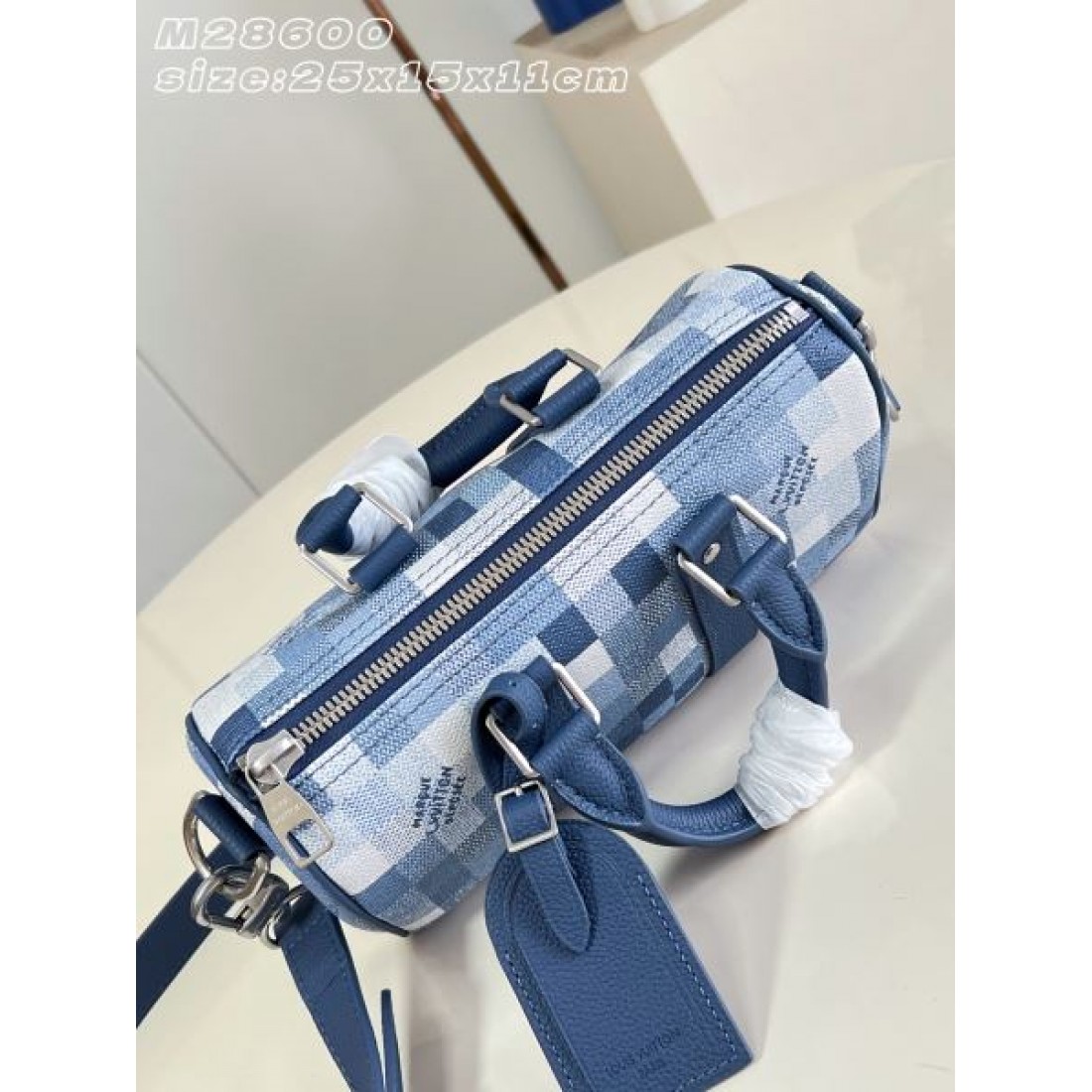 チェック柄ハンドバッグ コンパクト設計 ショルダー付き LOUIS VUITTON ルイヴィトン コピー バッグ お出かけ対応 旬カラー 注目アイテム