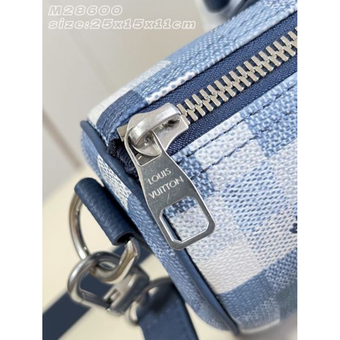 チェック柄ハンドバッグ コンパクト設計 ショルダー付き LOUIS VUITTON ルイヴィトン コピー バッグ お出かけ対応 旬カラー 注目アイテム