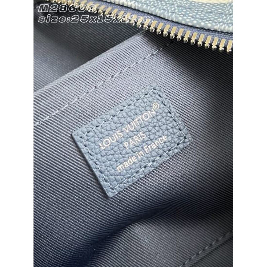 チェック柄ハンドバッグ コンパクト設計 ショルダー付き LOUIS VUITTON ルイヴィトン コピー バッグ お出かけ対応 旬カラー 注目アイテム