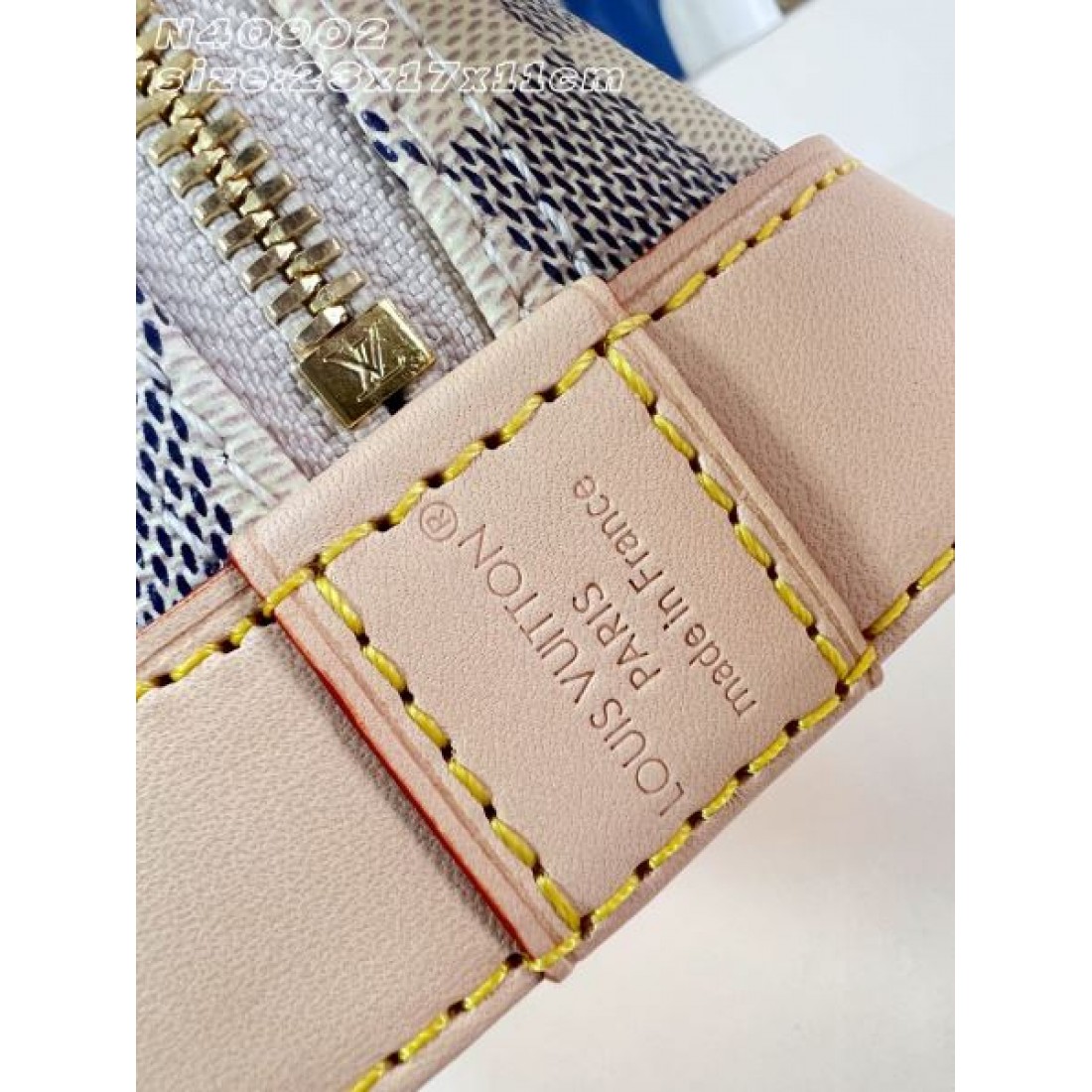 チェック柄ショルダーバッグ コンパクトサイズ 軽量タイプ LOUIS VUITTON ルイヴィトン コピー バッグ デイリー使い 旬アイテム