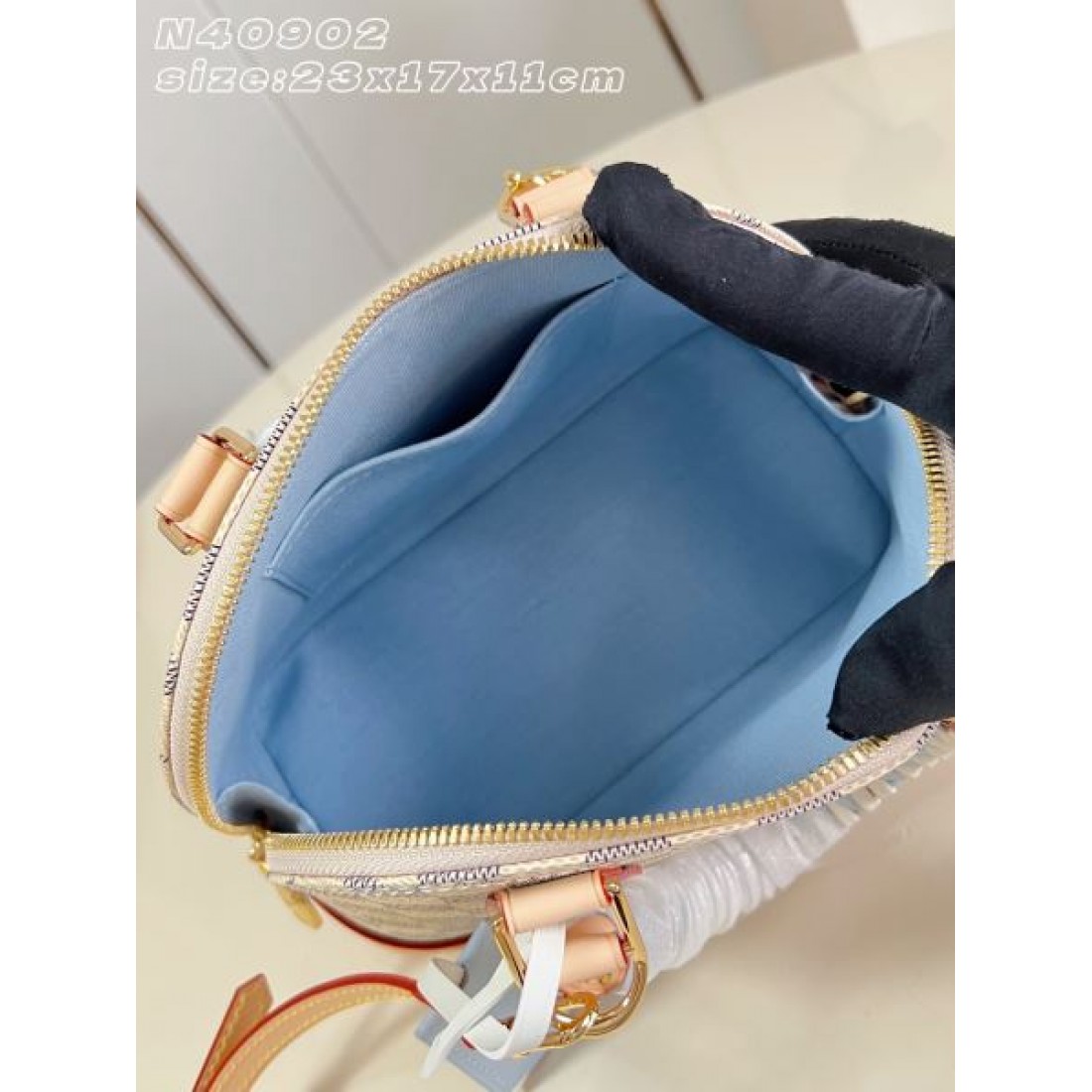 チェック柄ショルダーバッグ コンパクトサイズ 軽量タイプ LOUIS VUITTON ルイヴィトン コピー バッグ デイリー使い 旬アイテム