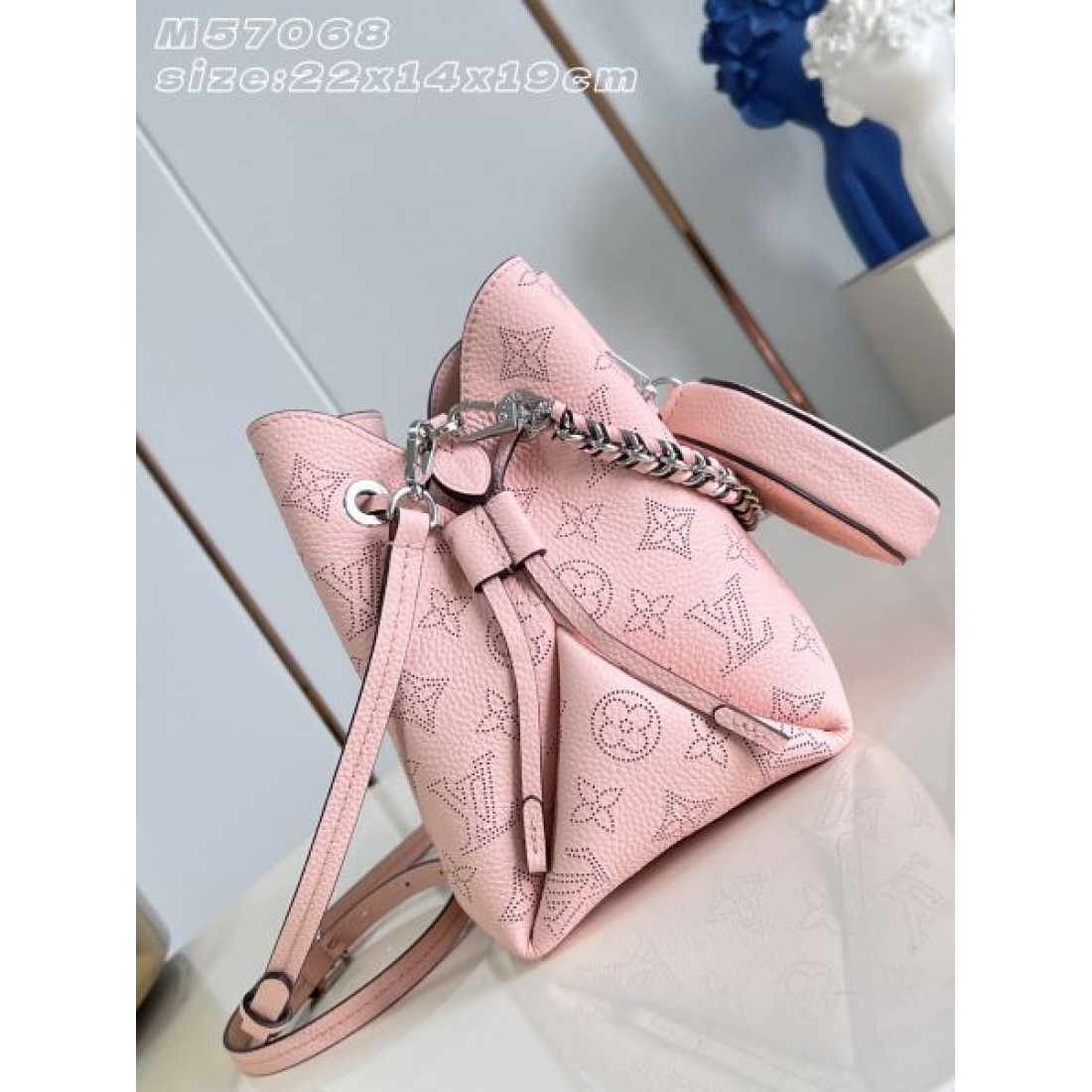 ミニショルダーバッグ 丸型ポーチ付き チェーンデザイン LOUIS VUITTON ルイヴィトン コピー バッグ お出かけ対応 注目カラー