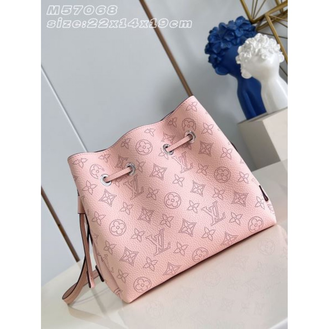 ミニショルダーバッグ 丸型ポーチ付き チェーンデザイン LOUIS VUITTON ルイヴィトン コピー バッグ お出かけ対応 注目カラー
