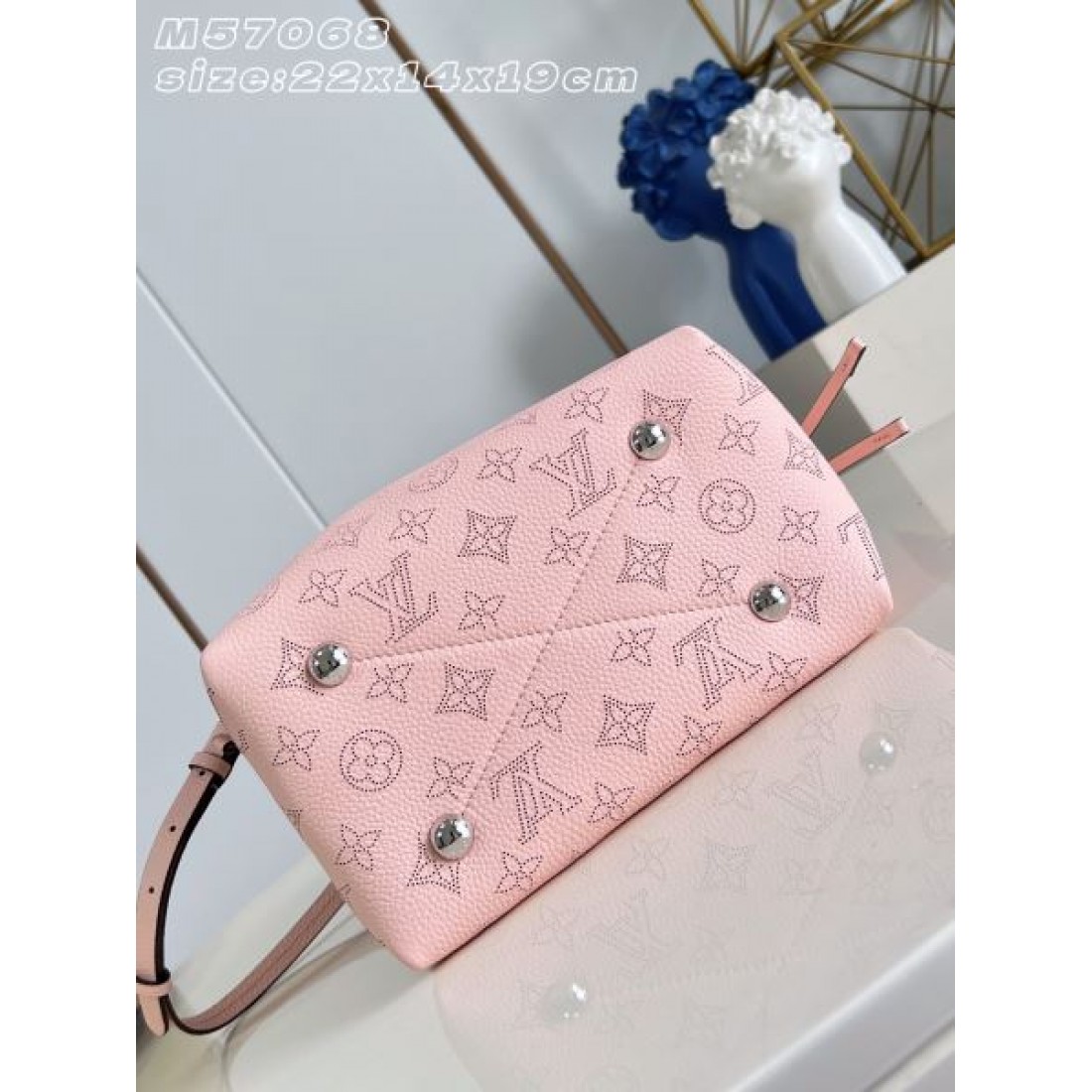 ミニショルダーバッグ 丸型ポーチ付き チェーンデザイン LOUIS VUITTON ルイヴィトン コピー バッグ お出かけ対応 注目カラー