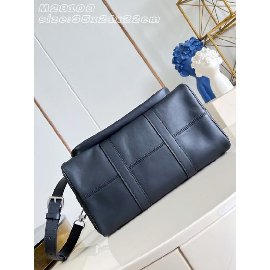 フラップショルダー 収納力あり 週末旅行対応 CELINE セリーヌ コピー バッグ 再入荷アイテム 都会派デザイン