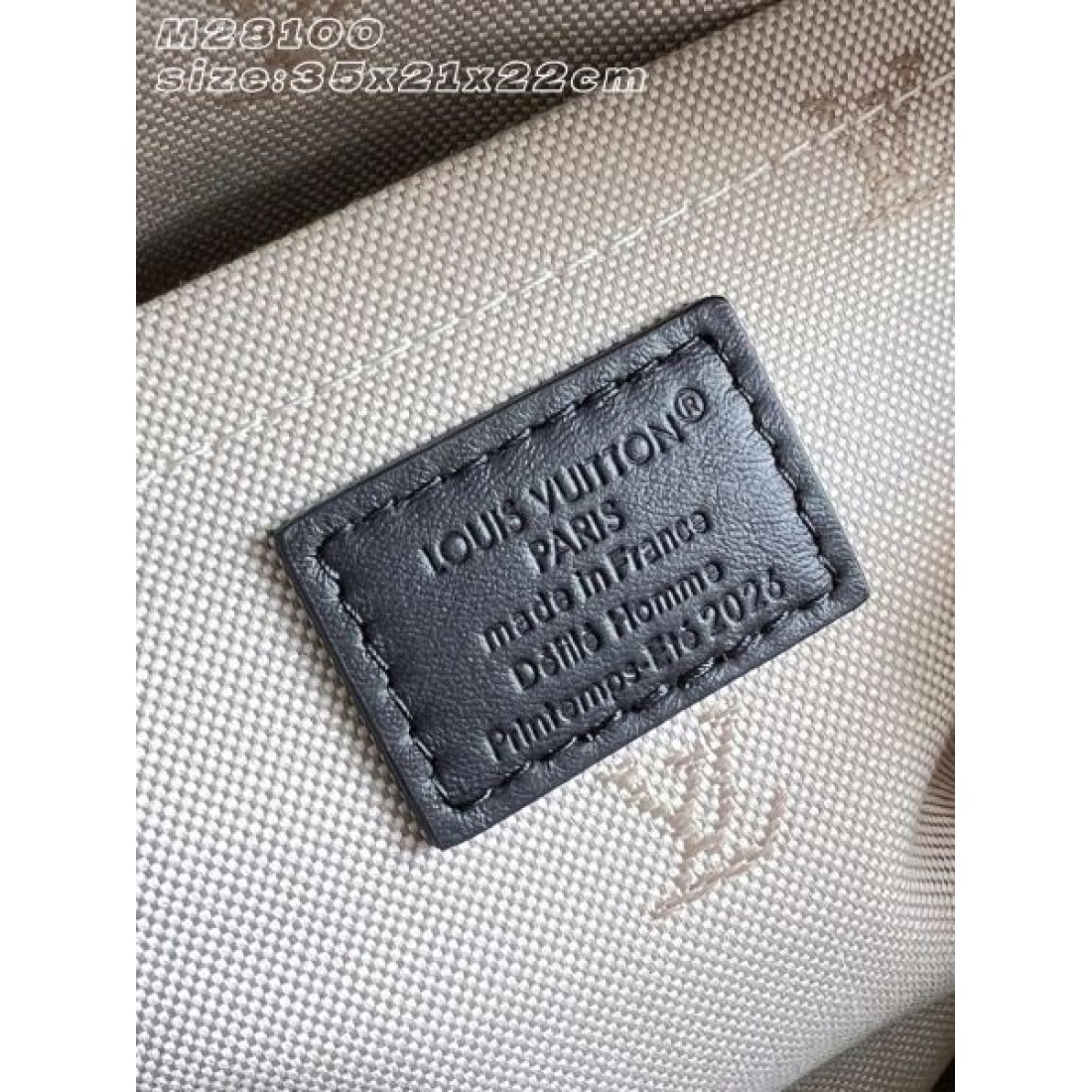 フラップショルダー 収納力あり 週末旅行対応 CELINE セリーヌ コピー バッグ 再入荷アイテム 都会派デザイン