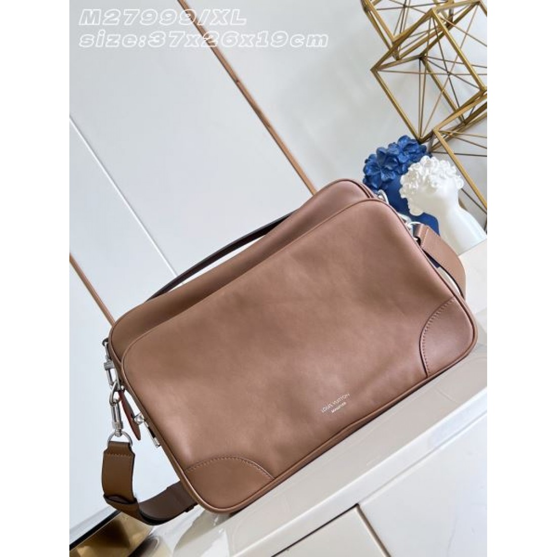 レザーショルダーバッグ 斜め掛け対応 通勤通学 CELINE セリーヌ コピー バッグ デイリー使い 売れ筋ランキング上位