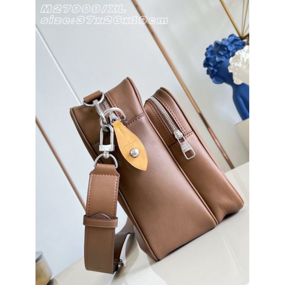 レザーショルダーバッグ 斜め掛け対応 通勤通学 CELINE セリーヌ コピー バッグ デイリー使い 売れ筋ランキング上位