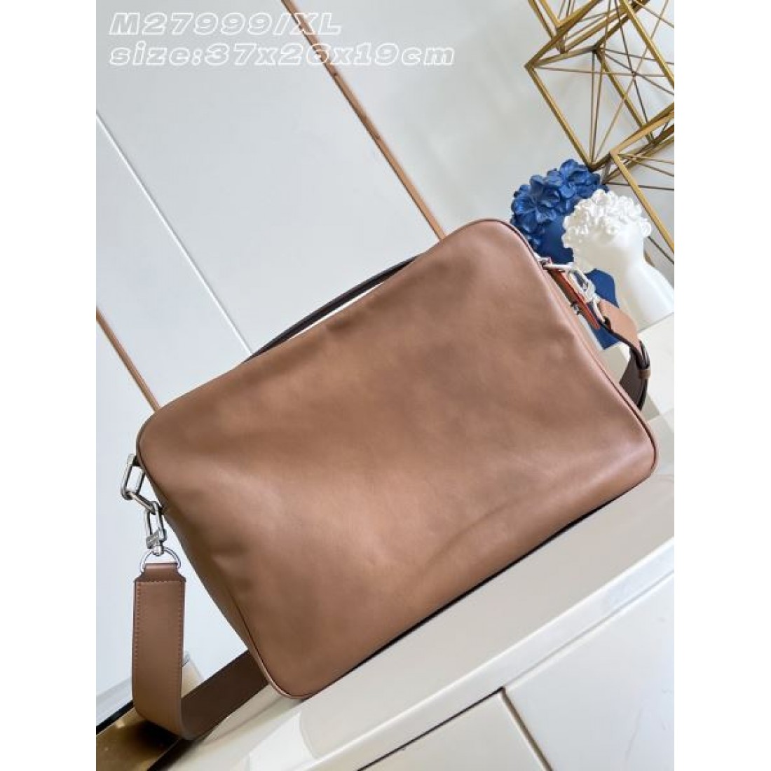 レザーショルダーバッグ 斜め掛け対応 通勤通学 CELINE セリーヌ コピー バッグ デイリー使い 売れ筋ランキング上位