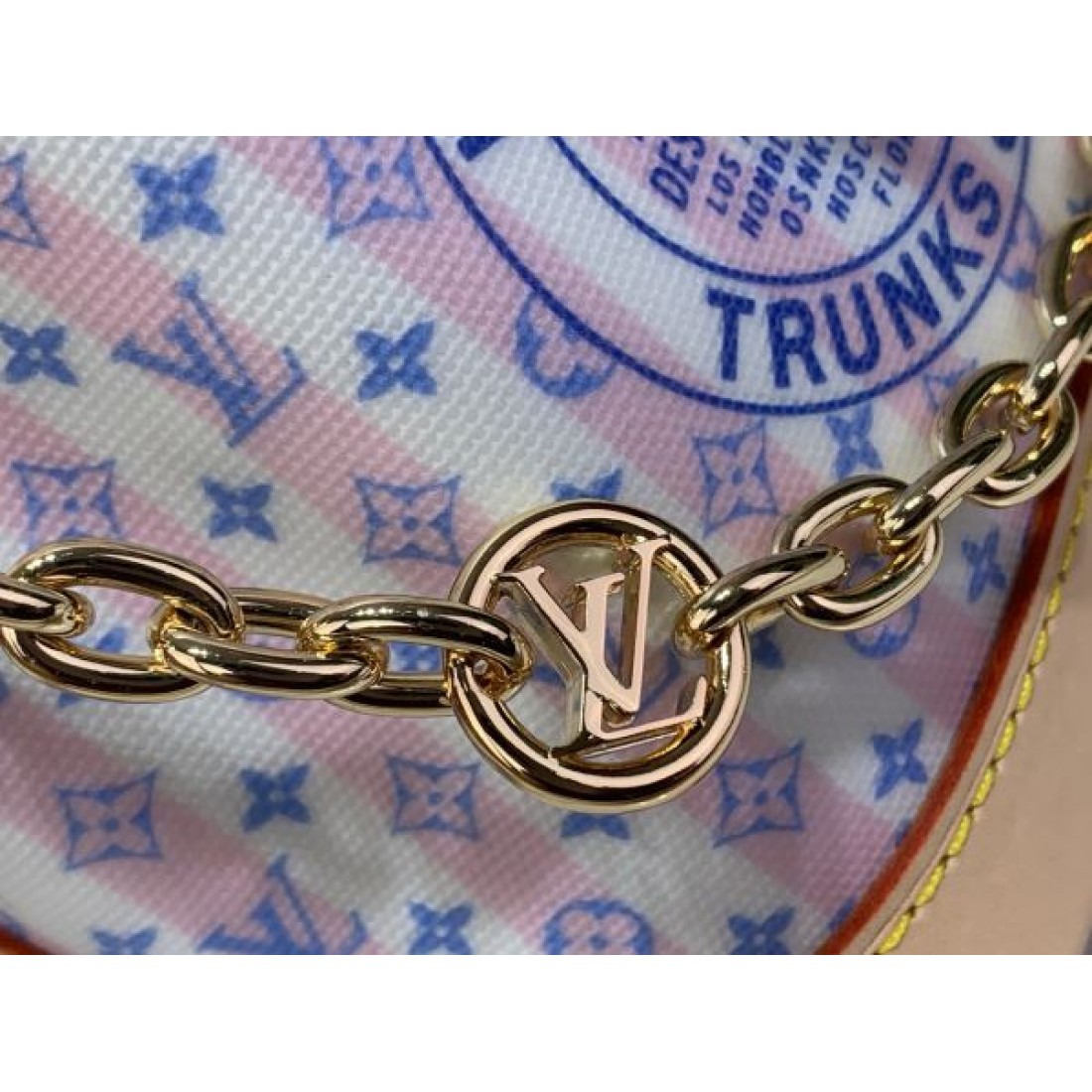 モノグラム巾着 ミニサイズ 斜め掛け対応 LOUIS VUITTON ルイヴィトン コピー バッグ デイリー使い SNSで話題