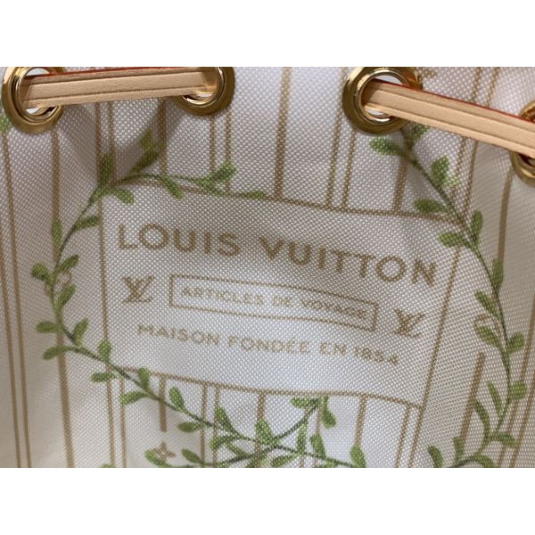 モノグラム巾着 ミニサイズ 斜め掛け対応 LOUIS VUITTON ルイヴィトン コピー バッグ デイリー使い SNSで話題
