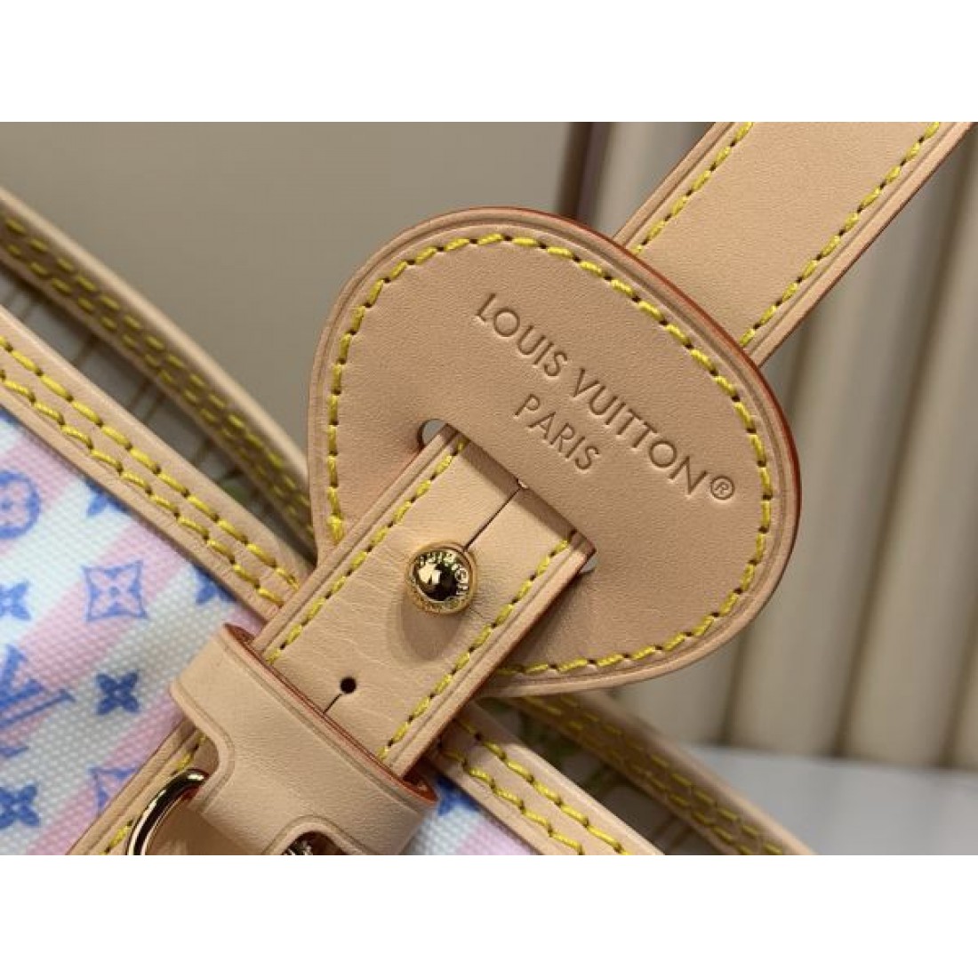 人気 ポーチセット 軽量設計 斜め掛け対応 LOUIS VUITTON ルイヴィトン コピー バッグ お出かけ 通勤通学 再入荷アイテム