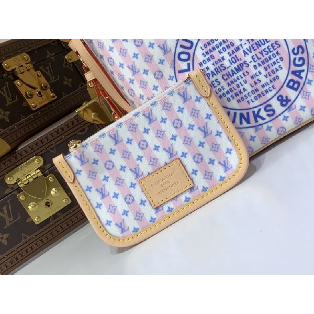 人気 ポーチセット 軽量設計 斜め掛け対応 LOUIS VUITTON ルイヴィトン コピー バッグ お出かけ 通勤通学 再入荷アイテム