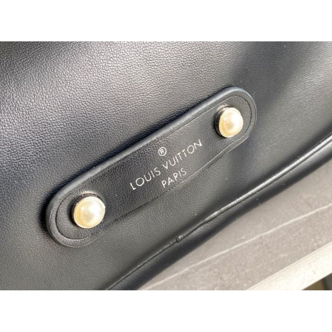 ボストン ロゴストラップ付き 週末旅行対応 LOUIS VUITTON ルイヴィトン コピー バッグ 大容量 数量限定 早期購入推奨