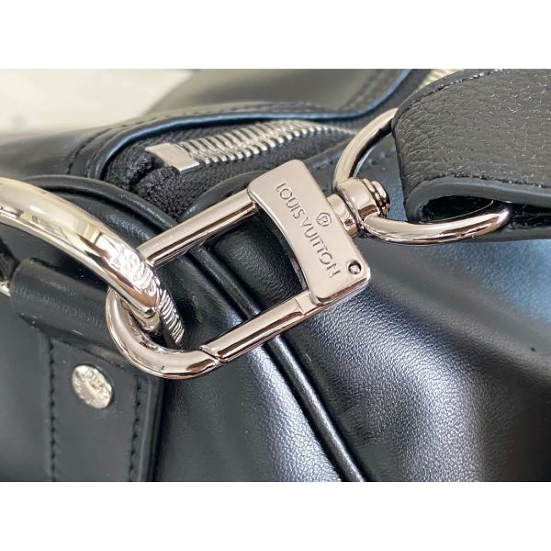 ボストン ロゴストラップ付き 週末旅行対応 LOUIS VUITTON ルイヴィトン コピー バッグ 大容量 数量限定 早期購入推奨