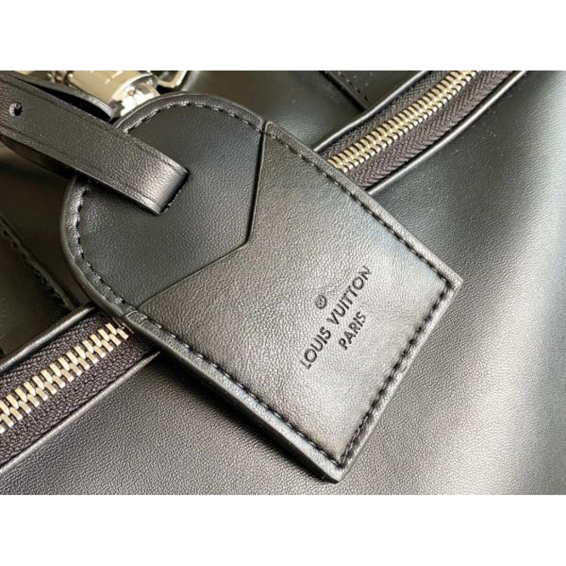 ボストン ロゴストラップ付き 週末旅行対応 LOUIS VUITTON ルイヴィトン コピー バッグ 大容量 数量限定 早期購入推奨