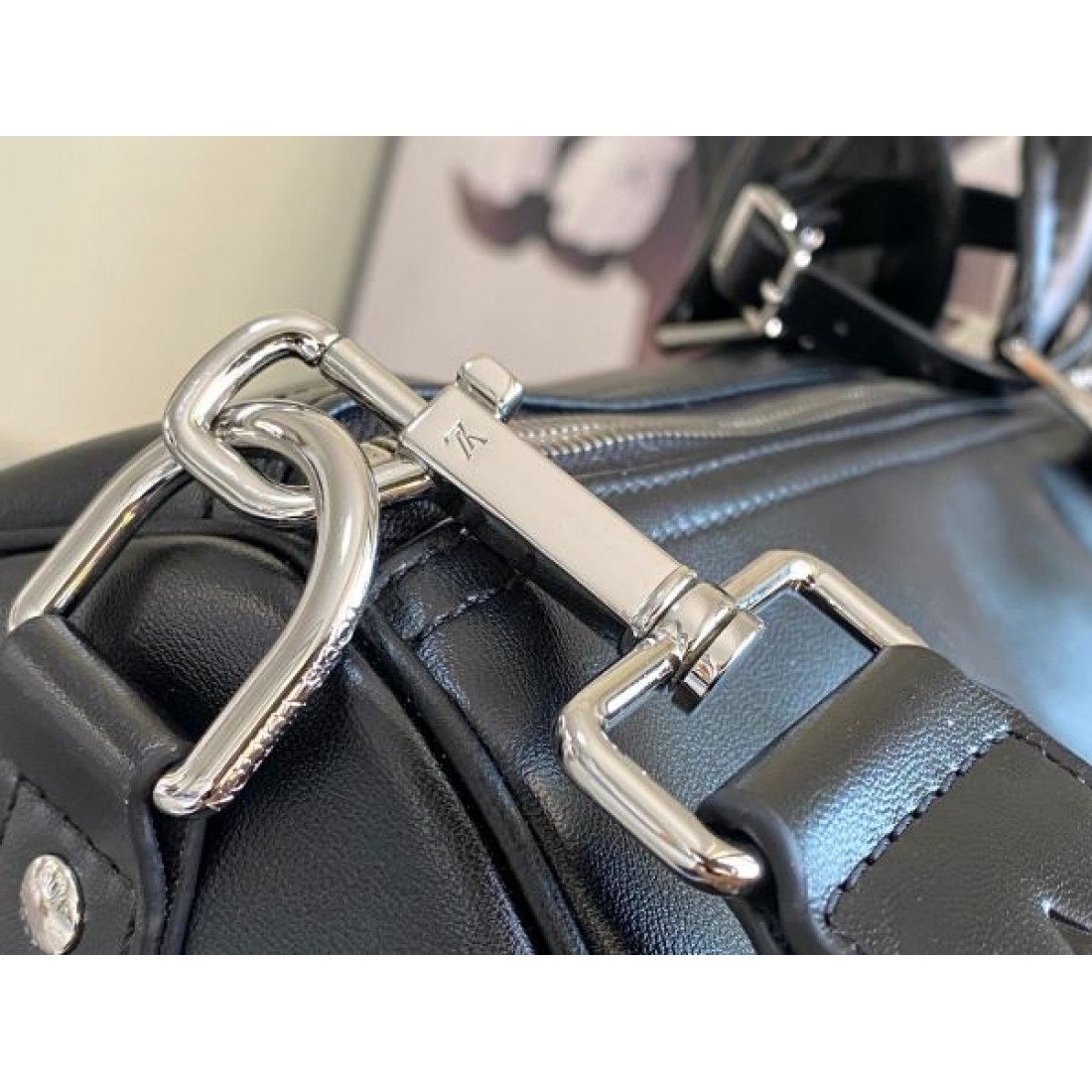 トラベルボストン ブラックレザー ワイドストラップ LOUIS VUITTON ルイヴィトン コピー バッグ  今だけ限定価格 注目商品