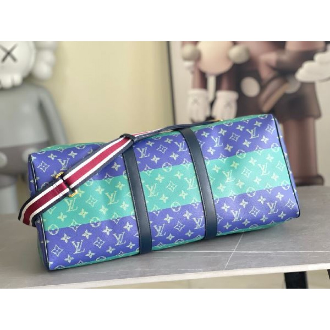 ブルーグリーン旅行バッグ ワイドストラップ付き 軽量デザイン LOUIS VUITTON ルイヴィトン コピー バッグ  売れ筋