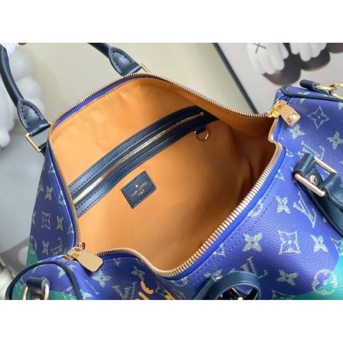 ブルーグリーン旅行バッグ ワイドストラップ付き 軽量デザイン LOUIS VUITTON ルイヴィトン コピー バッグ  売れ筋