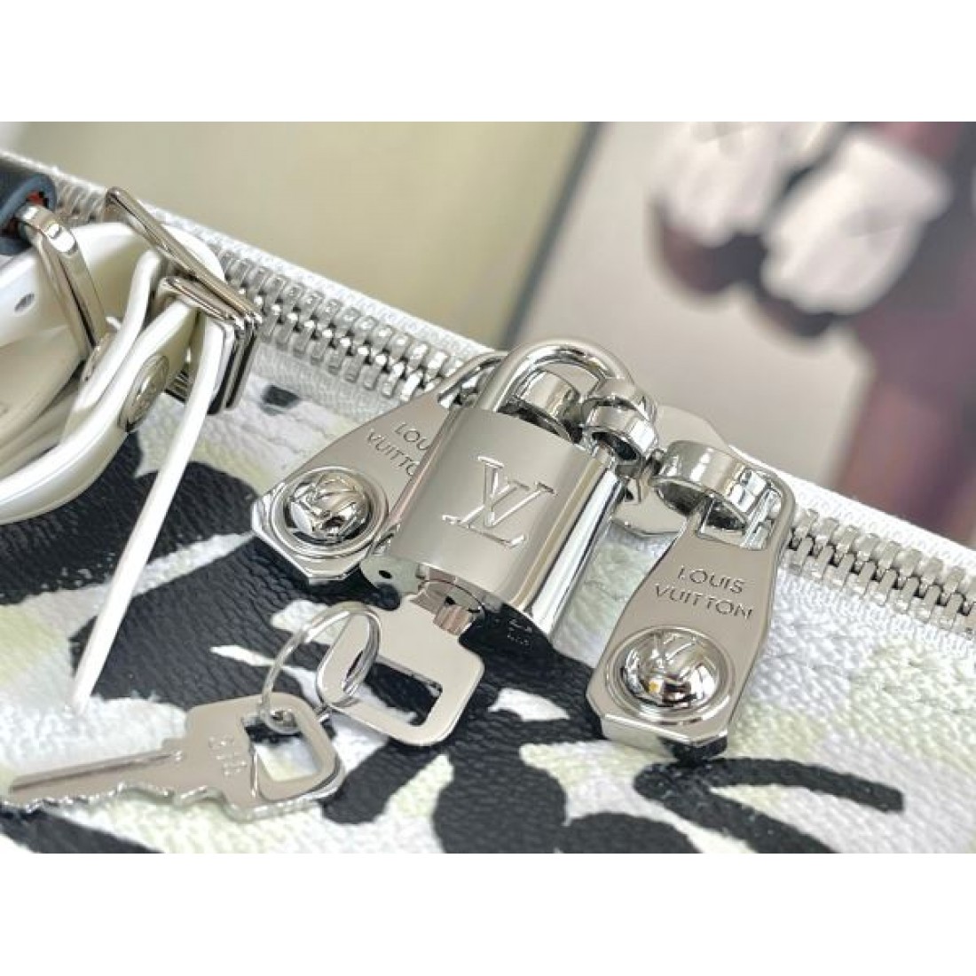 ペイントデザインボストン モダンカジュアル 個性派スタイル LOUIS VUITTON ルイヴィトン コピー バッグ 売れ筋 注目アイテム