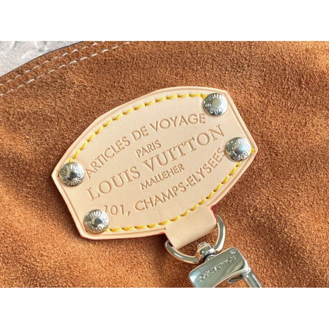 ヴィンテージ調旅行 ブラウン配色 ワイドストラップ付き LOUIS VUITTON ルイヴィトン コピー バッグ 2026新作 収納力抜群