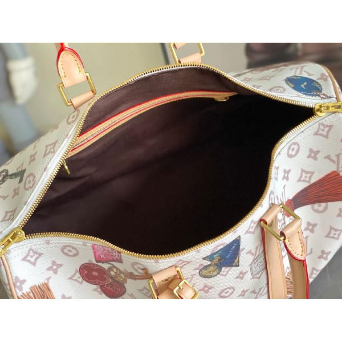 大人カジュアル アートモチーフ総柄 こなれ見え LOUIS VUITTON ルイヴィトン コピー バッグ ストリートトレンド 旬アイテム