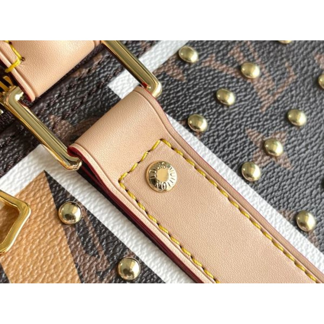 春物人気アップ モードストリート 大容量トラベル LOUIS VUITTON ルイヴィトン コピー バッグ スタッズデザイン こなれ見え 人気モデル 即戦力