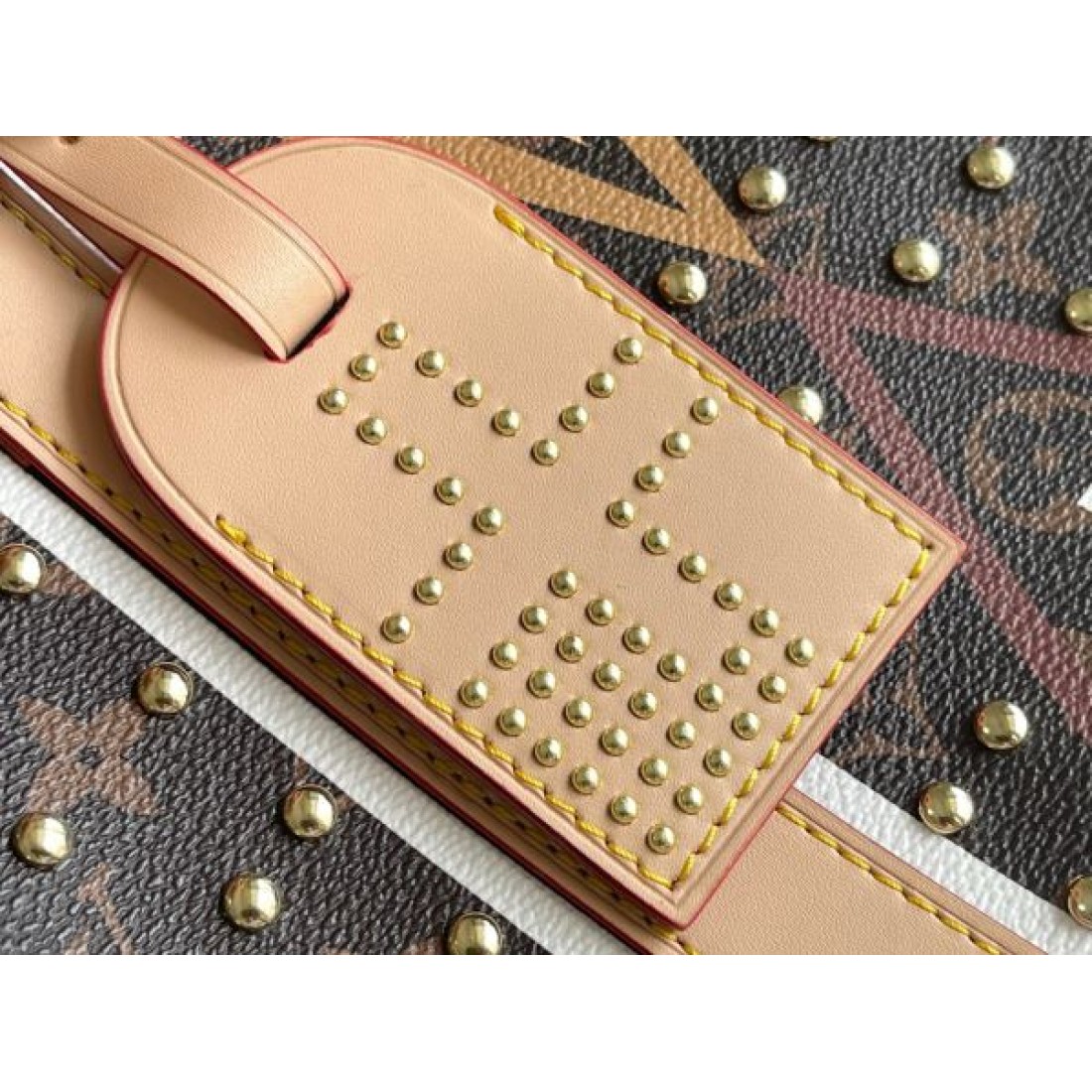 春物人気アップ モードストリート 大容量トラベル LOUIS VUITTON ルイヴィトン コピー バッグ スタッズデザイン こなれ見え 人気モデル 即戦力