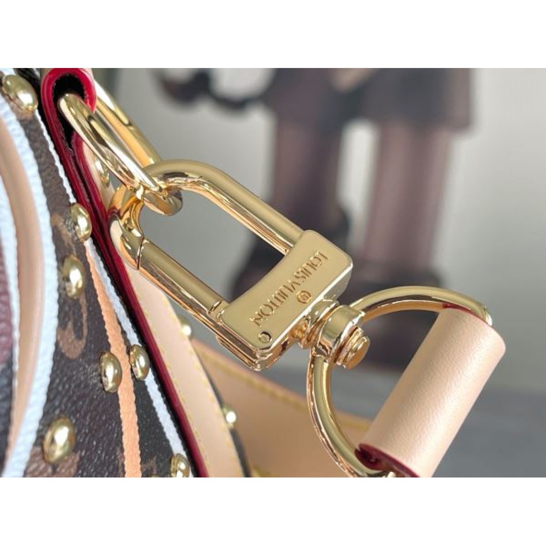 春物人気アップ モードストリート 大容量トラベル LOUIS VUITTON ルイヴィトン コピー バッグ スタッズデザイン こなれ見え 人気モデル 即戦力