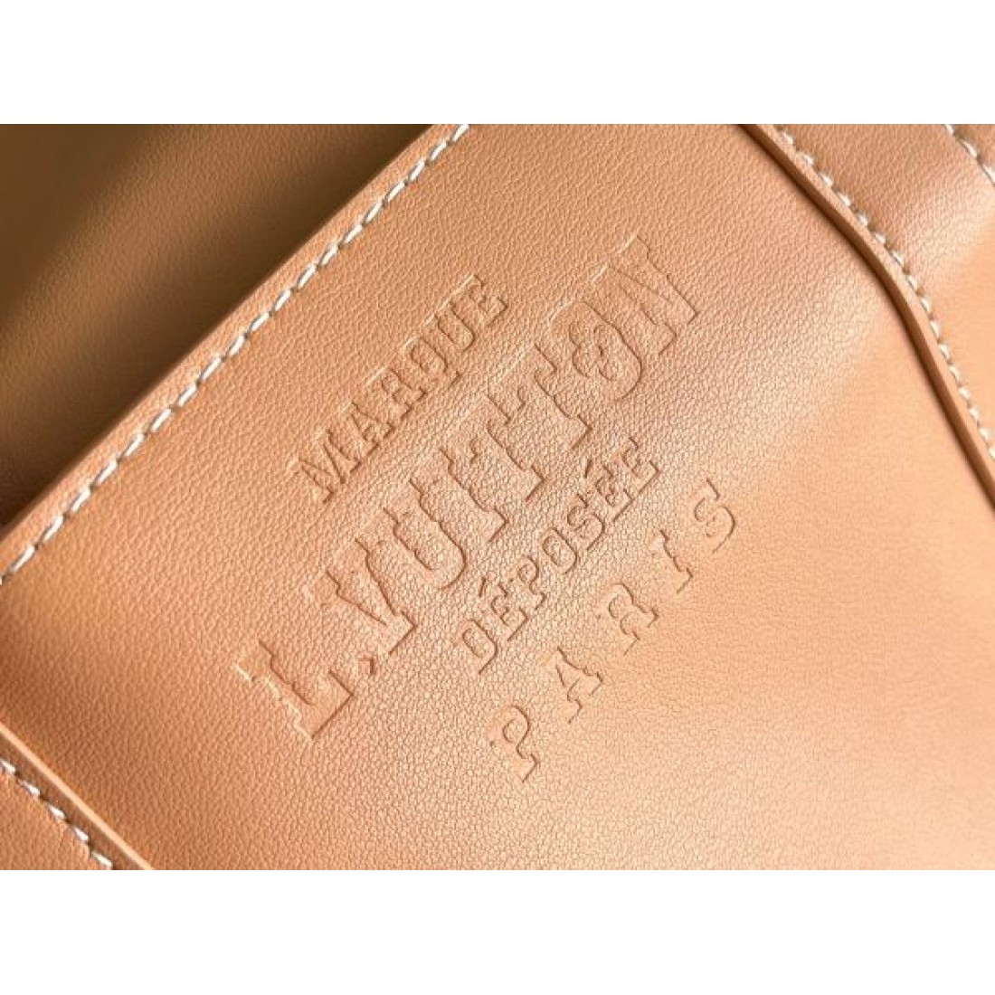 トラベルバッグ レザーコンビ ボストンタイプ ミニマルデザイン LOUIS VUITTON ルイヴィトン コピー バッグ 着回し万能 デイリー主力 人気モデル
