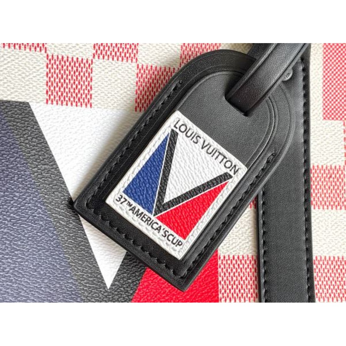 2026SS 旅行バッグ ダッフルスタイル マルチパターンデザイン LOUIS VUITTON ルイヴィトン コピー バッグ 収納力抜群 トレンドアイテム