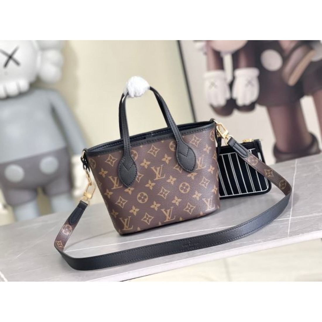 モノグラムトート ブラックハンドル仕様 シックアーバンデザイン LOUIS VUITTON ルイヴィトン コピー トートバッグ 人気