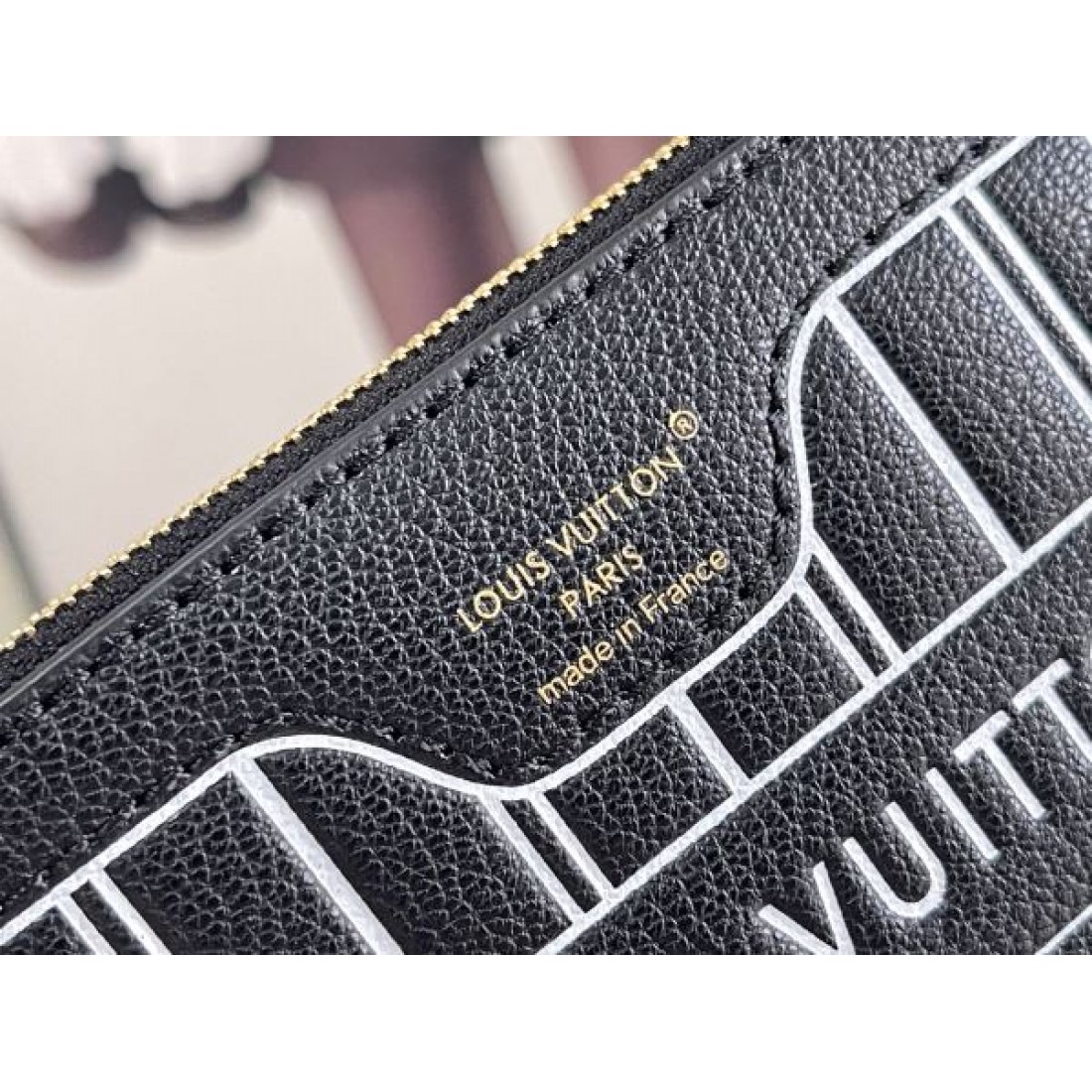 モノグラムトート ブラックハンドル仕様 シックアーバンデザイン LOUIS VUITTON ルイヴィトン コピー トートバッグ 人気