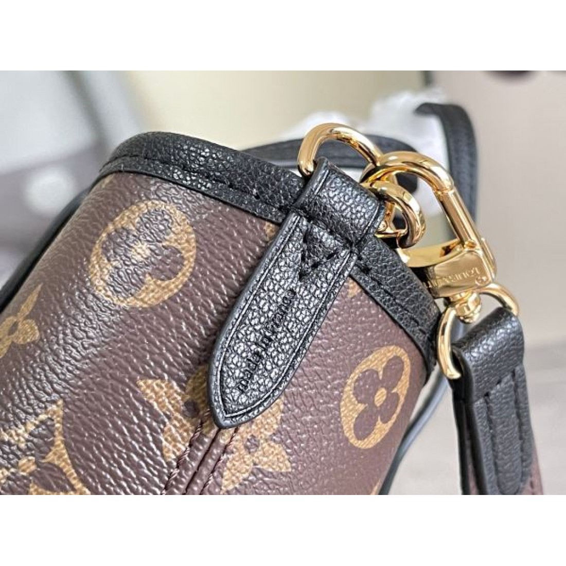 モノグラムトート ブラックハンドル仕様 シックアーバンデザイン LOUIS VUITTON ルイヴィトン コピー トートバッグ 人気