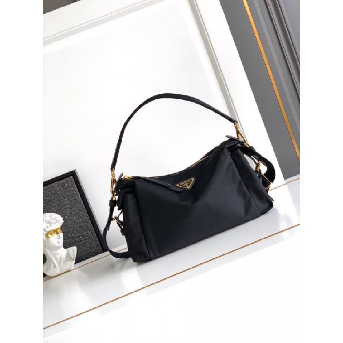 2026新作 大人カジュアル 人気バッグ PRADA プラダ コピー ショルダーバッグ 売れ筋 トレンドデザイン こなれ見え デイリー主力