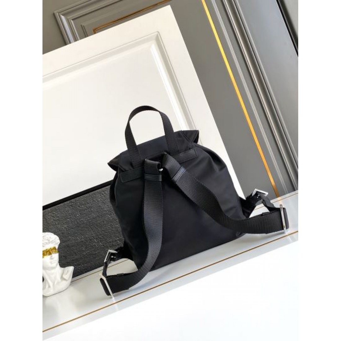ナイロン×レザー 大容量 軽量 通勤 通学 PRADA プラダ コピー リュック 旅行 人気モデル シンプル おしゃれ
