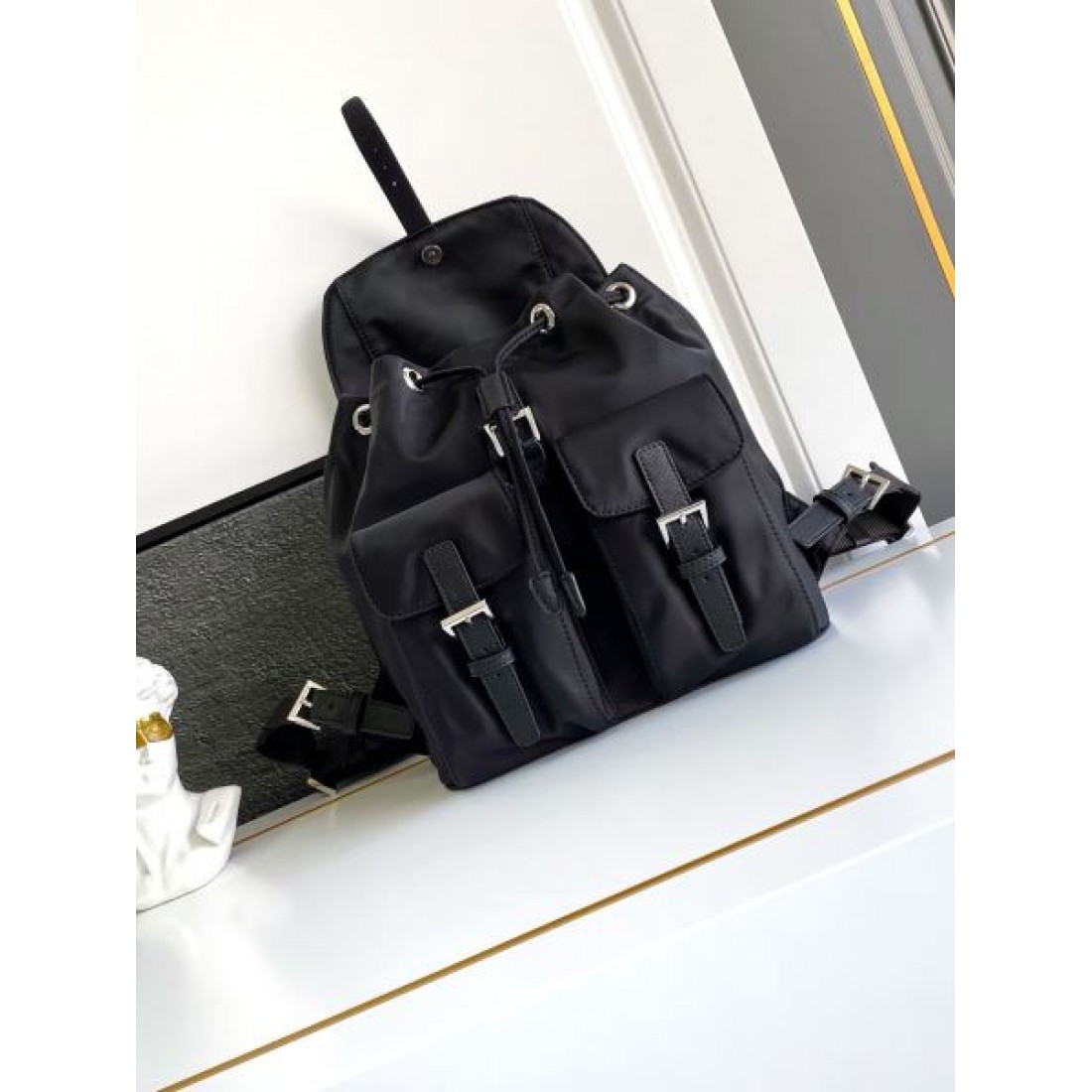 ナイロン×レザー 大容量 軽量 通勤 通学 PRADA プラダ コピー リュック 旅行 人気モデル シンプル おしゃれ