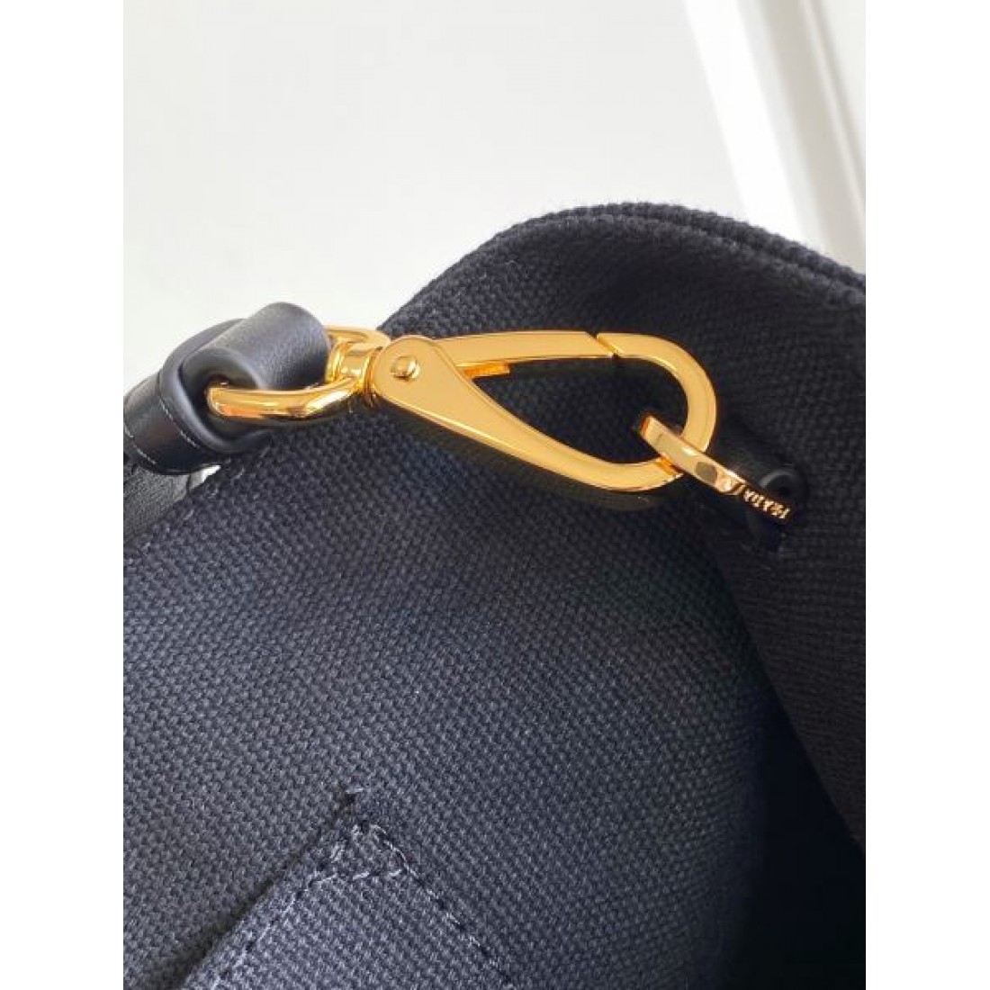 人気カラーバリエーションコレクション ミニサイズデザイン PRADA プラダ コピー バッグ 大人可愛い通勤トレンドアイテム