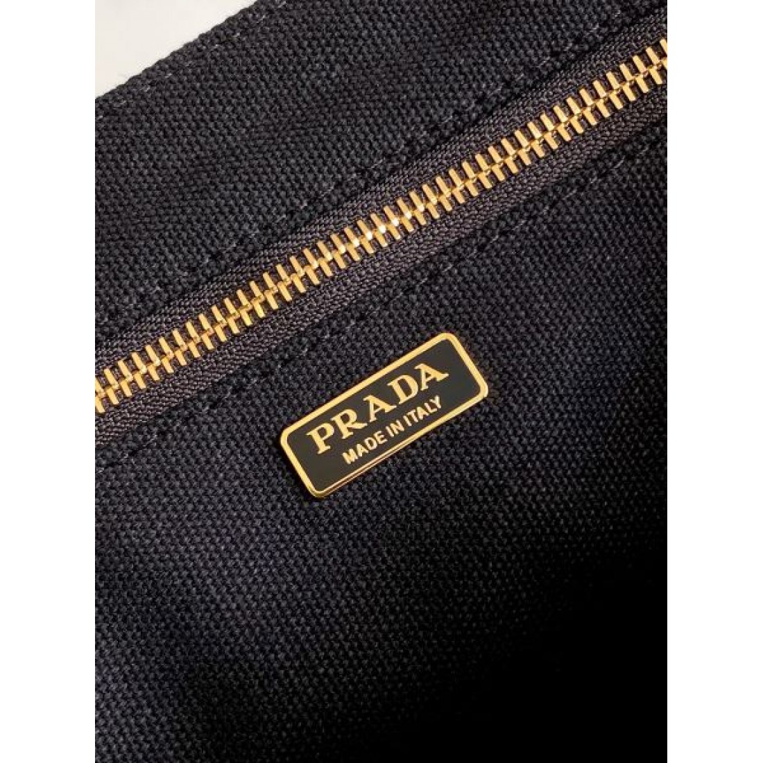 人気カラーバリエーションコレクション ミニサイズデザイン PRADA プラダ コピー バッグ 大人可愛い通勤トレンドアイテム