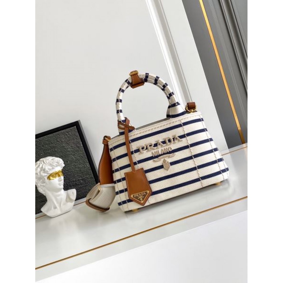 ストライプデザイン コンパクトトートシリーズ トップハンドル PRADA プラダ コピー トートバッグ 上品カジュアルスタイル 軽量デイリー仕様