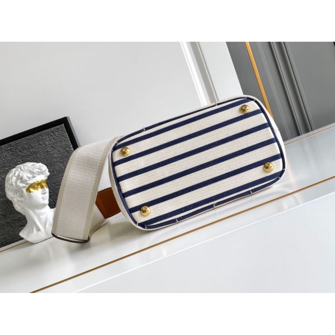 ストライプデザイン コンパクトトートシリーズ トップハンドル PRADA プラダ コピー トートバッグ 上品カジュアルスタイル 軽量デイリー仕様