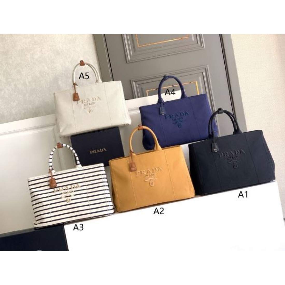 キャンバス×レザー ロゴエンボスデザイン 大容量...