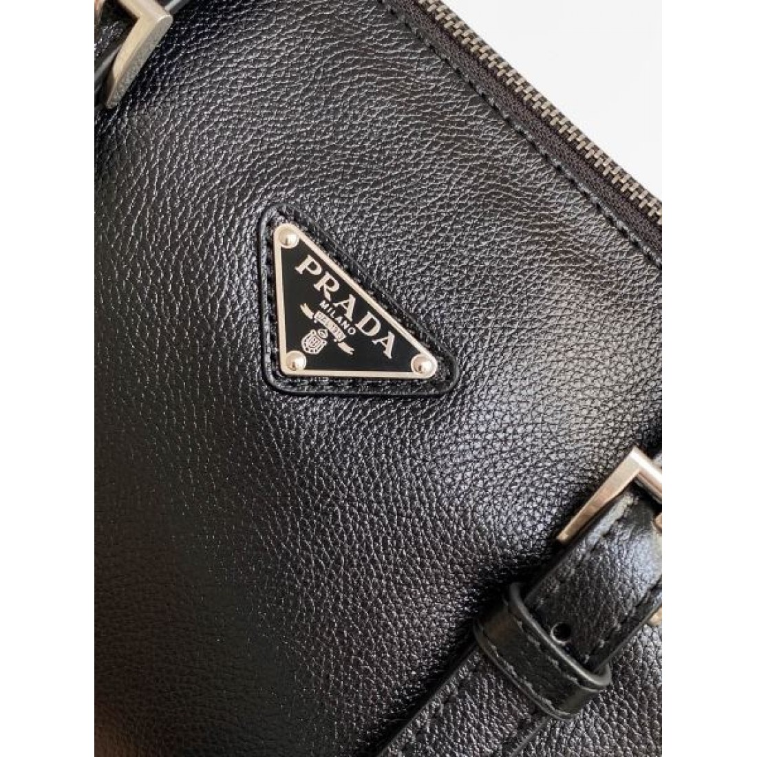 レザー ミニボストン 2WAYハンドル ゴールド金具 PRADA プラダ コピー バッグ カラーバリエーション豊富 通勤フォーマル対応