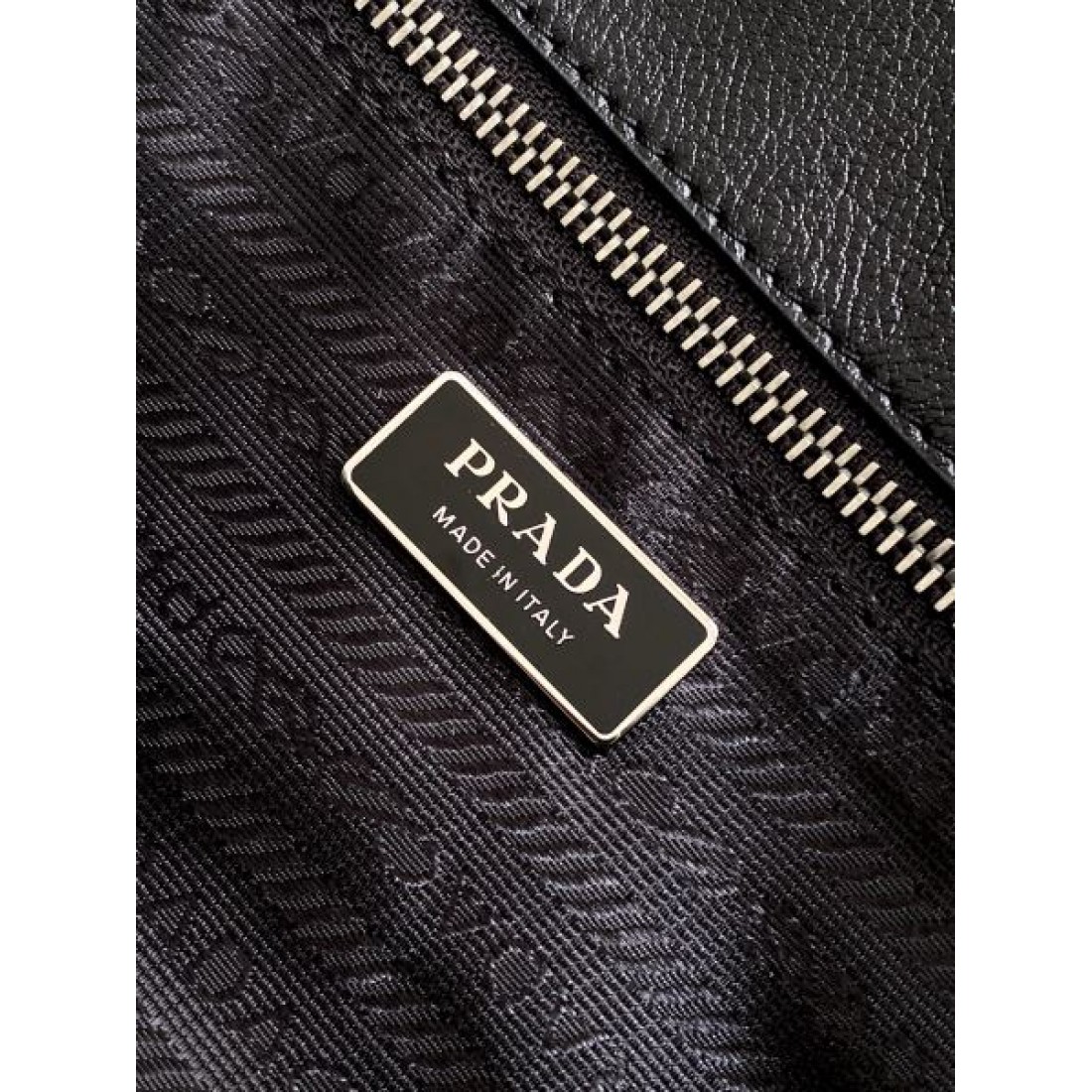レザー ミニボストン 2WAYハンドル ゴールド金具 PRADA プラダ コピー バッグ カラーバリエーション豊富 通勤フォーマル対応